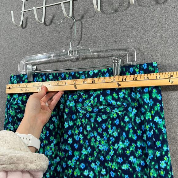 Isaac Mizrahi Live! Regular Printed Pebble Knit Wide Leg Crop Royal Navy, Medium - Picture 4 of 8